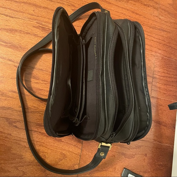 I don't have a name bag with a few compartments - Picture 6 of 7